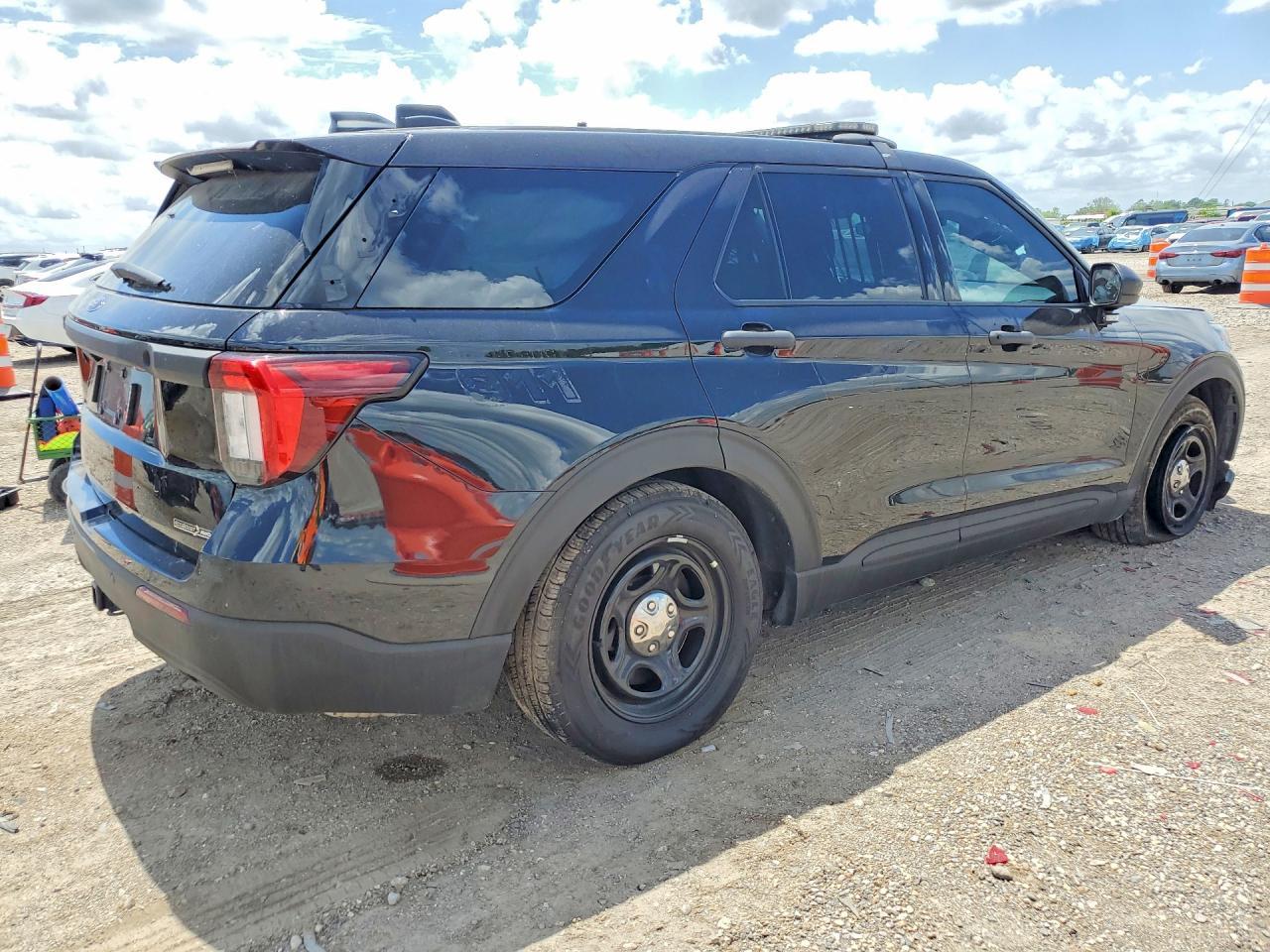 2025 Ford Explorer Police Interceptor - Image 3
