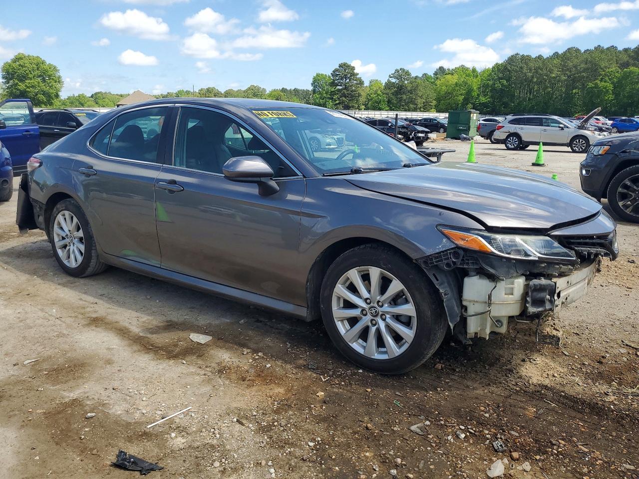2019 Toyota Camry Le - Фото 4