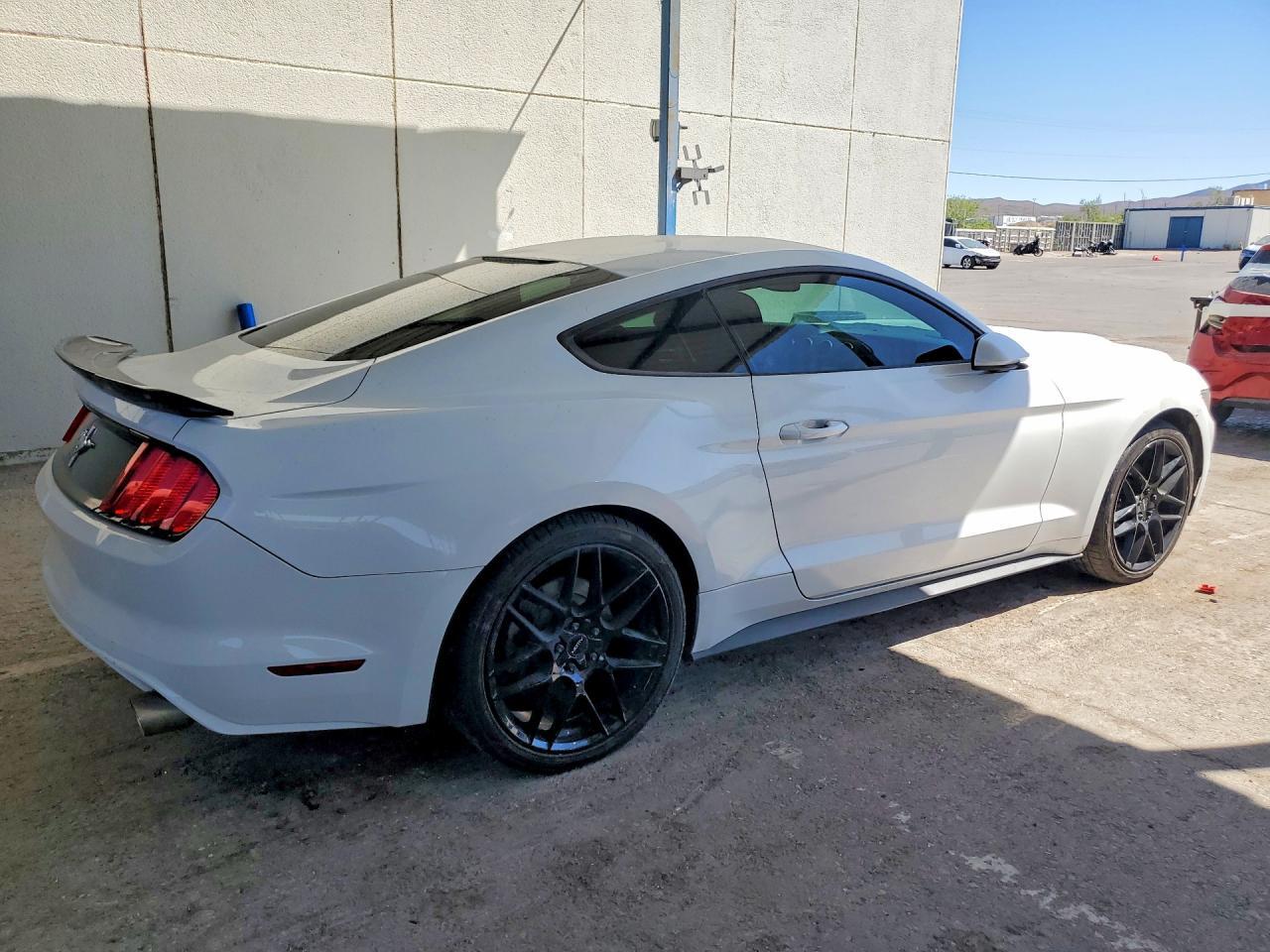 2015 Ford Mustang - Фото 3