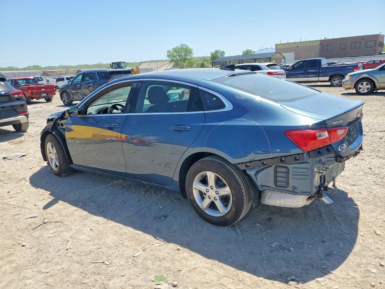 2025 Chevrolet Malibu Ls - Фото 2
