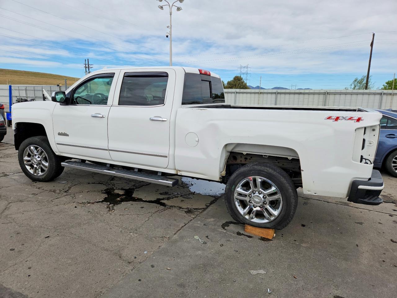 2016 Chevrolet Silverado K2500 High Country - Image 2