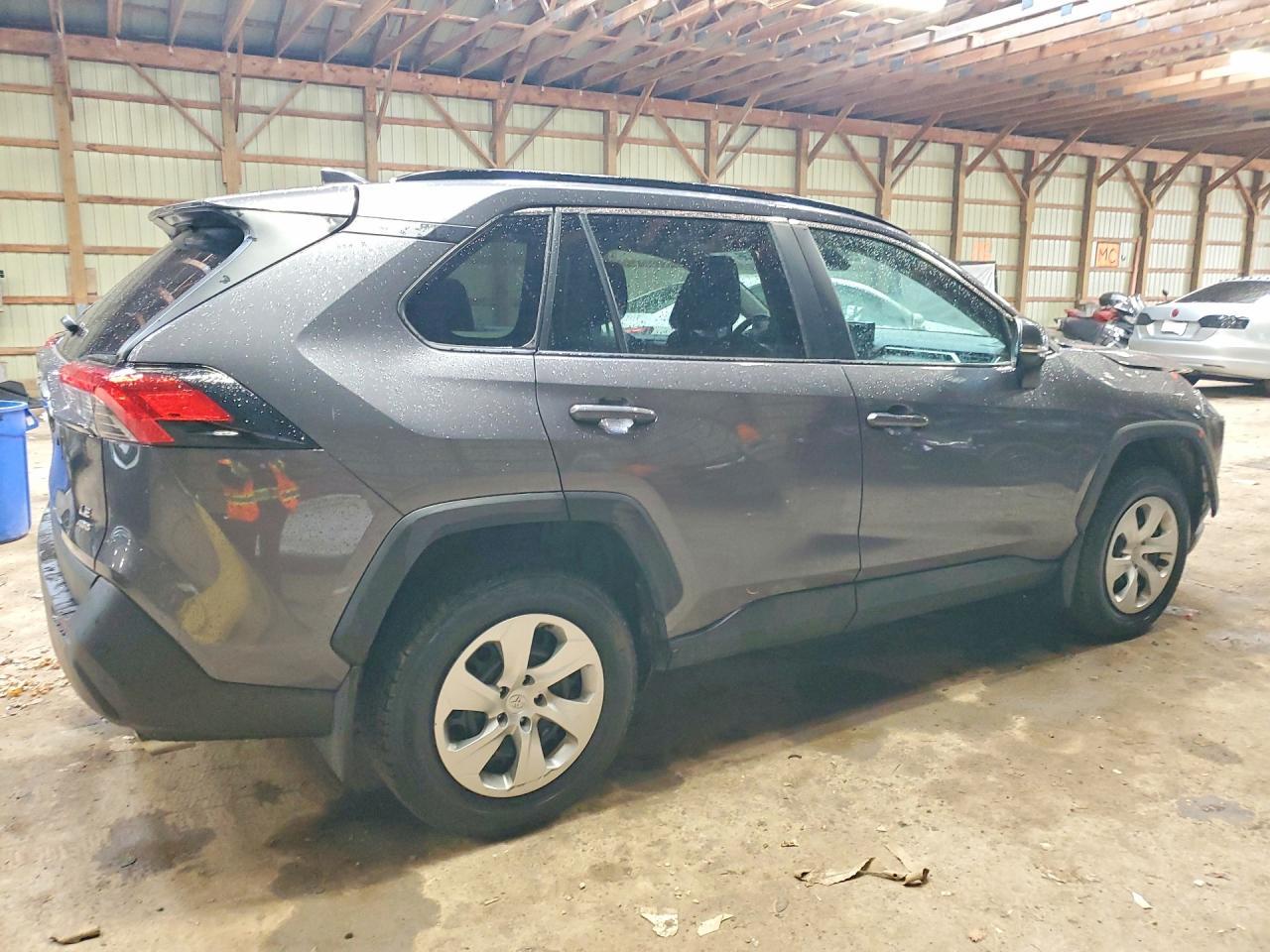 2021 Toyota Rav4 Le - Фото 3