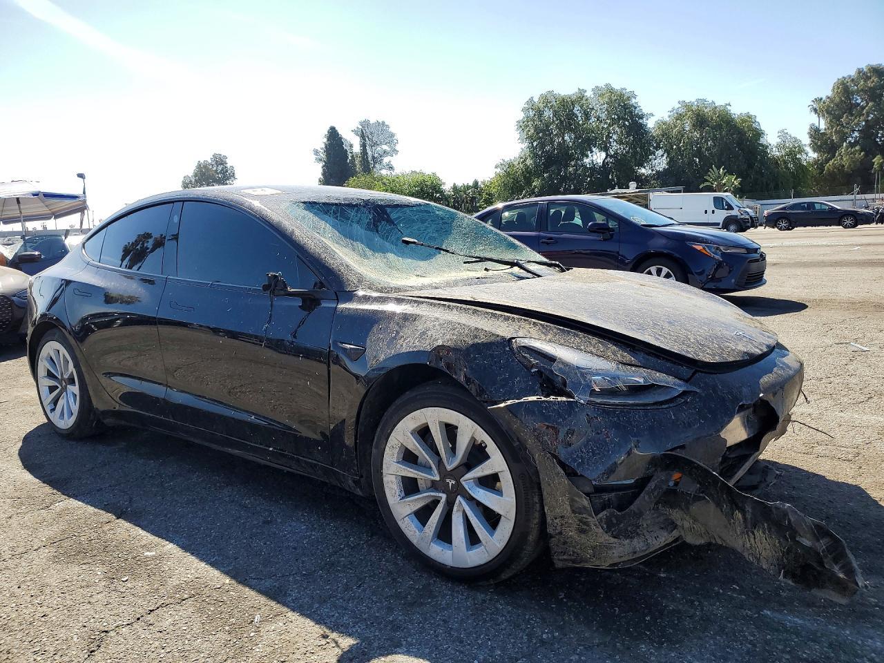 2023 Tesla Model 3 - Фото 4