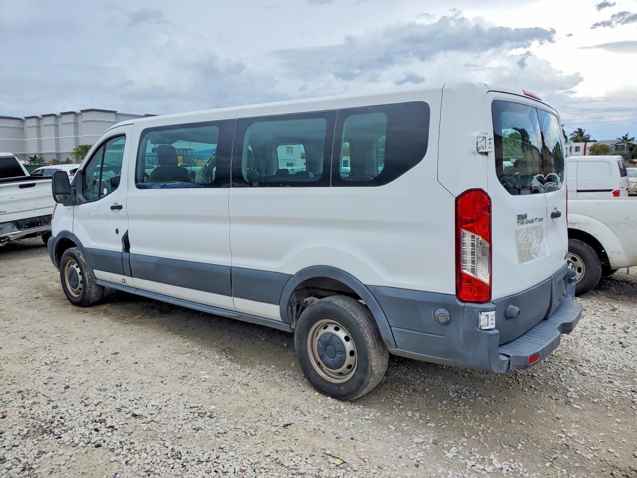 2015 Ford Transit T-350 - Image 2