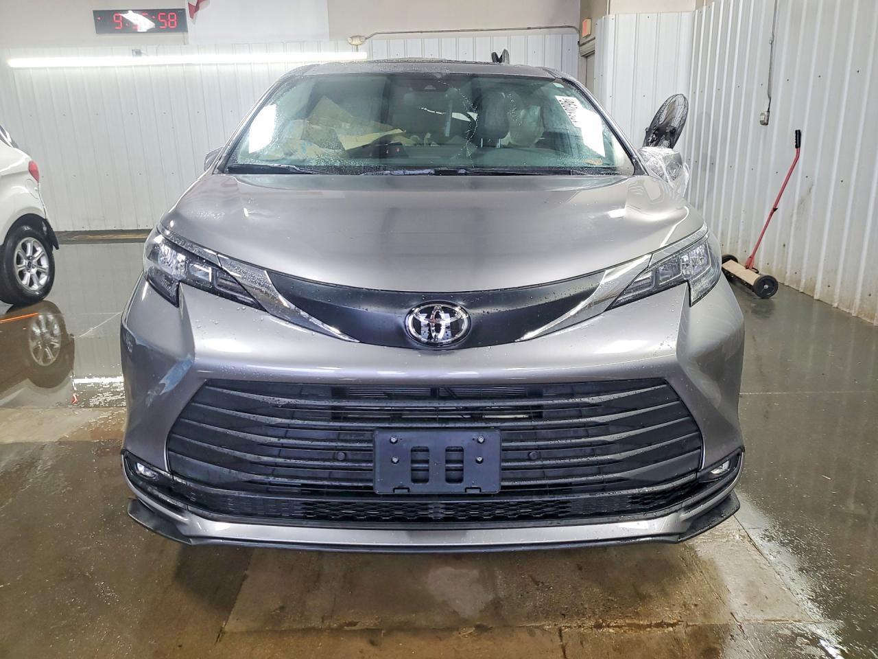 2026 Toyota Sienna Xle 7-Passenger - Фото 5
