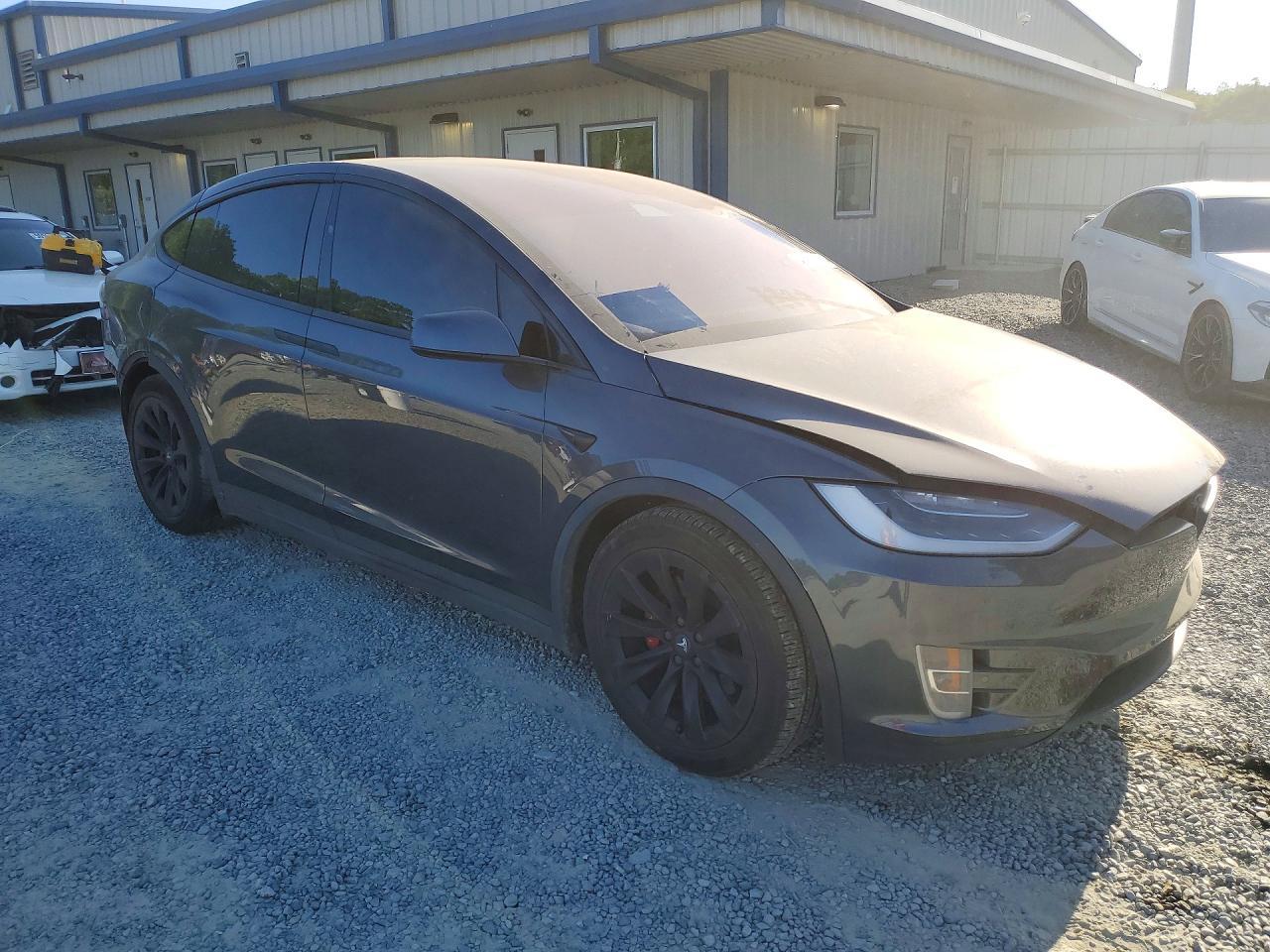 2018 Tesla Model X - Image 4
