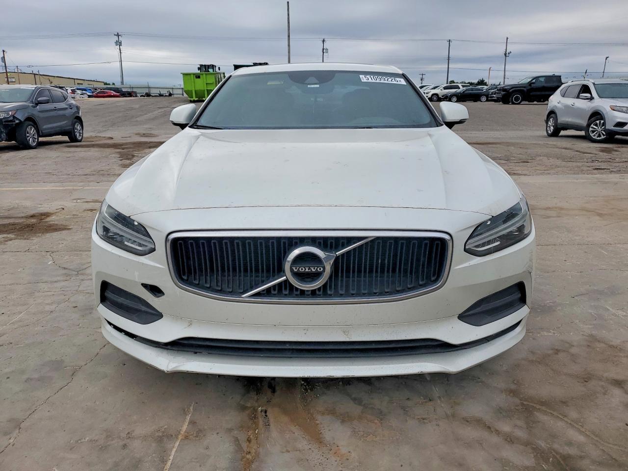 2018 Volvo S90 T5 Momentum - Image 5