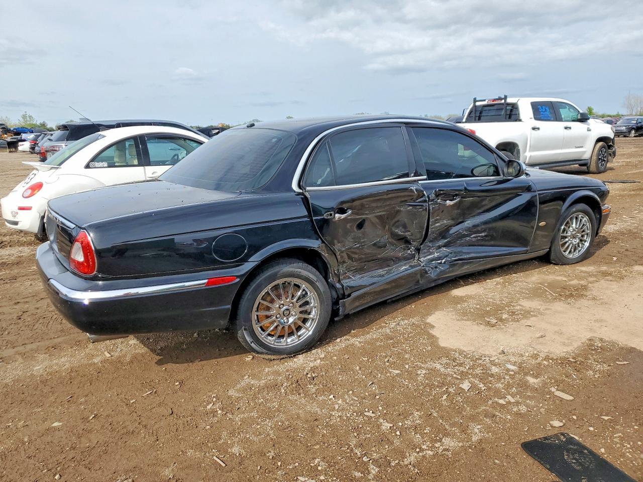 2006 Jaguar Vandenplas - Image 3