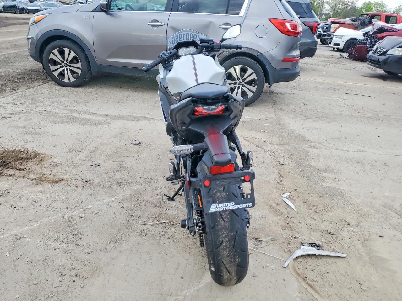 2026 Kawasaki Ex650 P - Фото 4