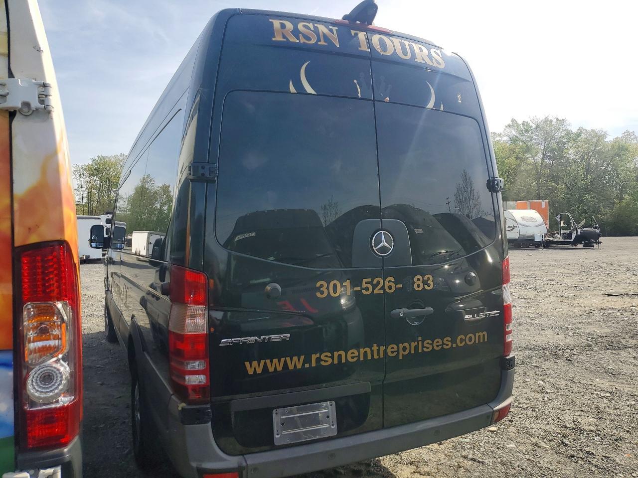 2015 Mercedes-Benz Sprinter 2500 - Фото 2