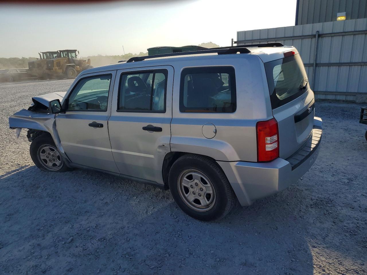 2007 Jeep Patriot Sport - Image 2