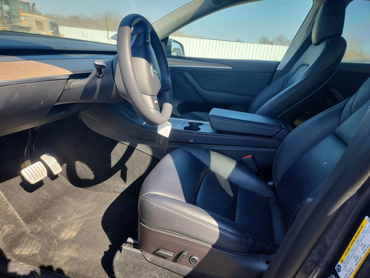 2023 Tesla Model Y - Image 7