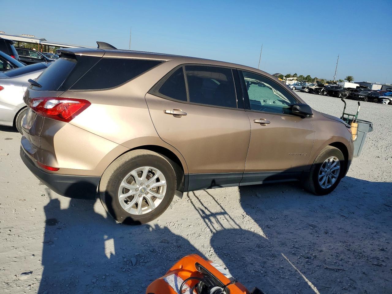 2019 Chevrolet Equinox Ls - Image 3