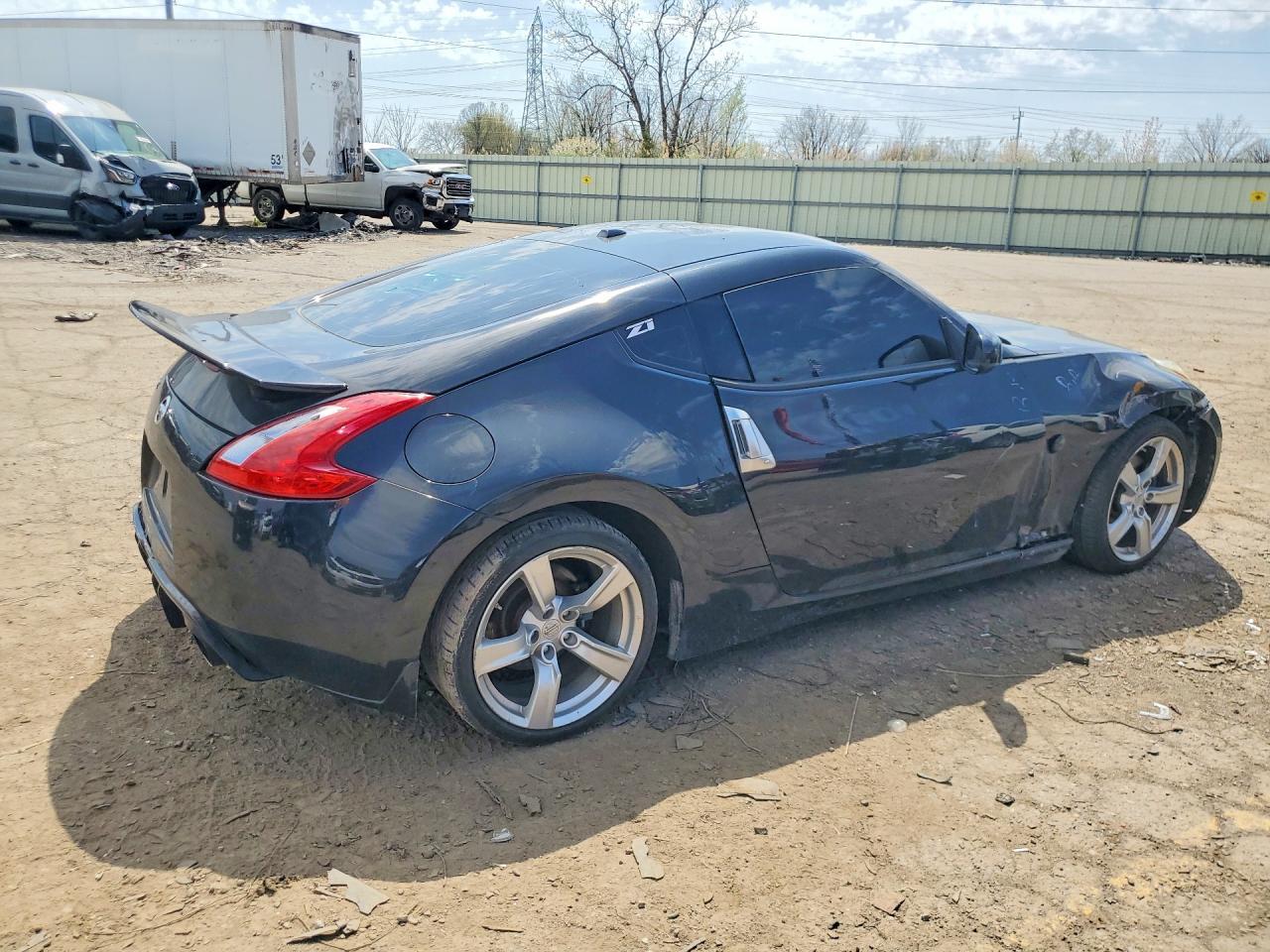 2011 Nissan 370Z Base - Фото 3