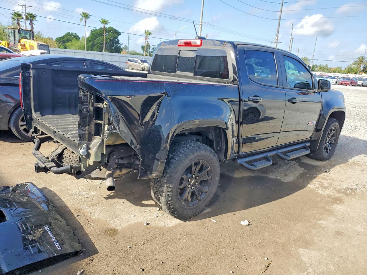 2022 Chevrolet Colorado Z71 - Фото 3