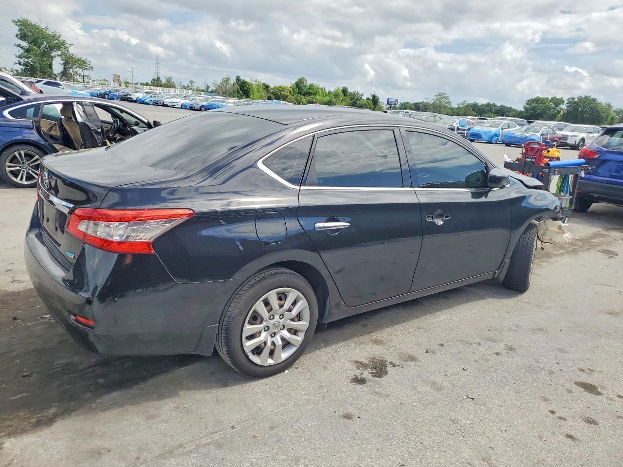 2014 Nissan Sentra S - Фото 3