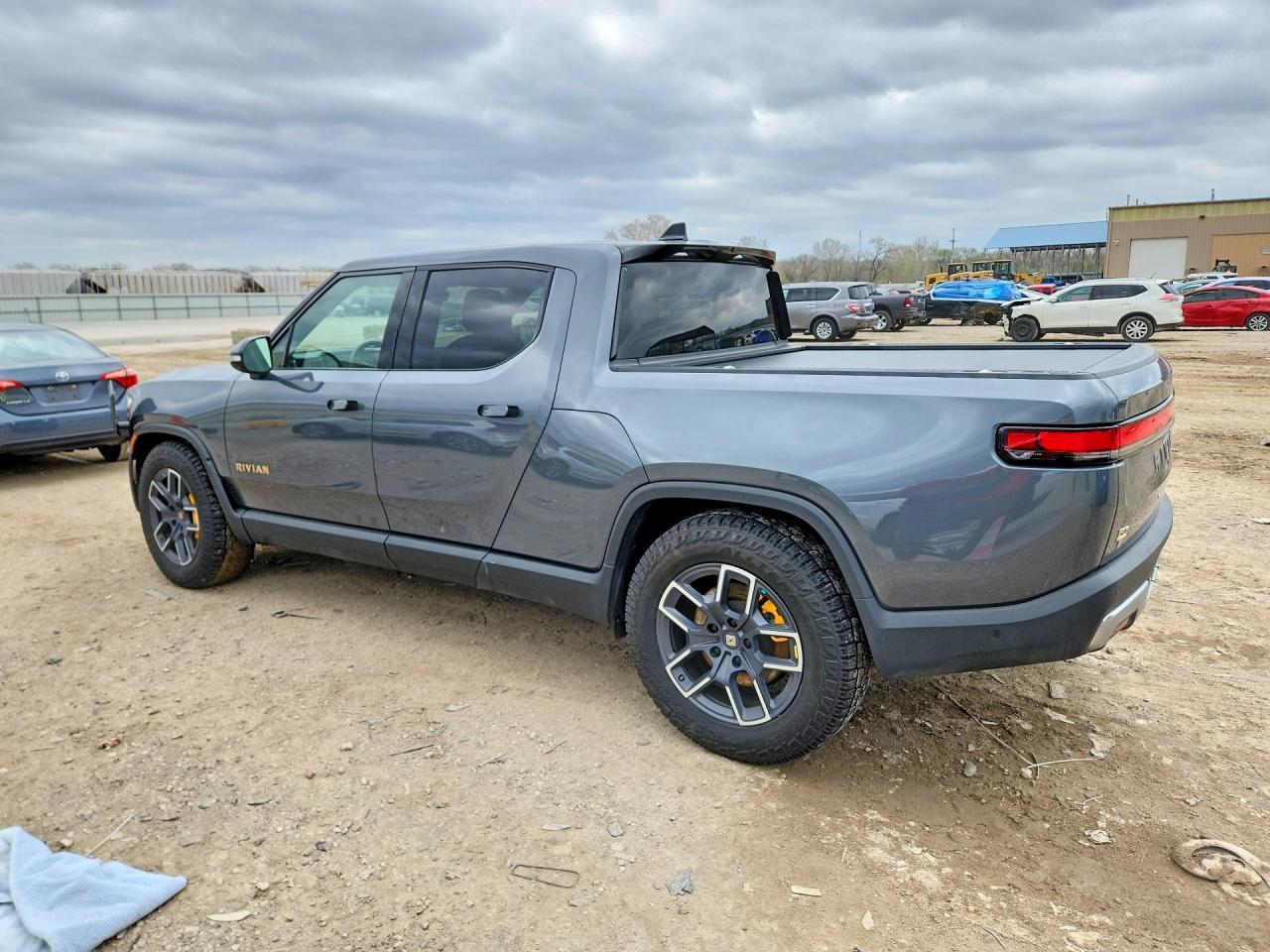 2022 Rivian R1T Adventure - Image 2