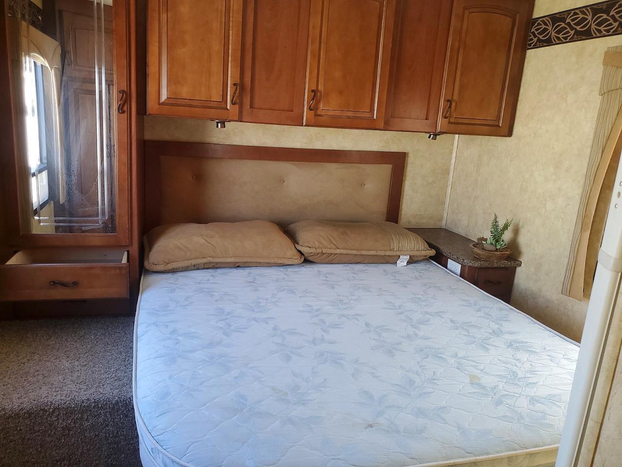 2010 Ford Econoline E450 Super Duty Cutaway Van - Фото 6