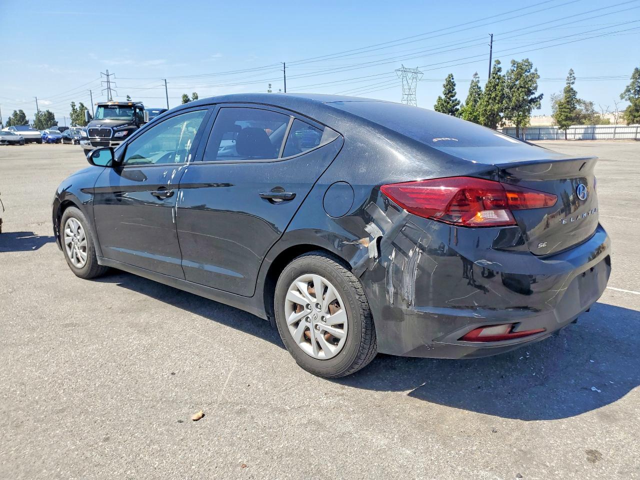 2020 Hyundai Elantra Se - Фото 2