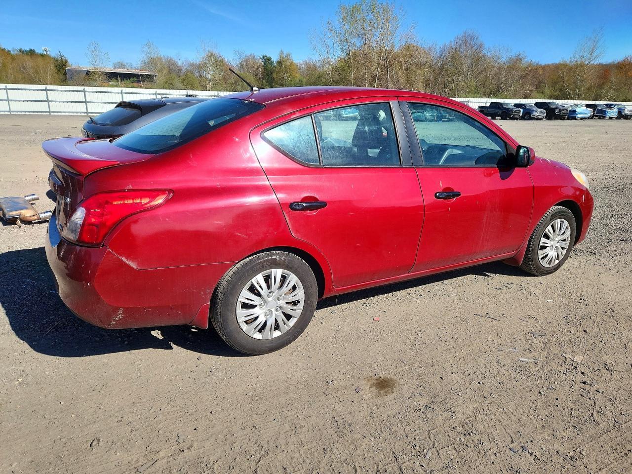 2013 Nissan Versa 1.6 S - Фото 3