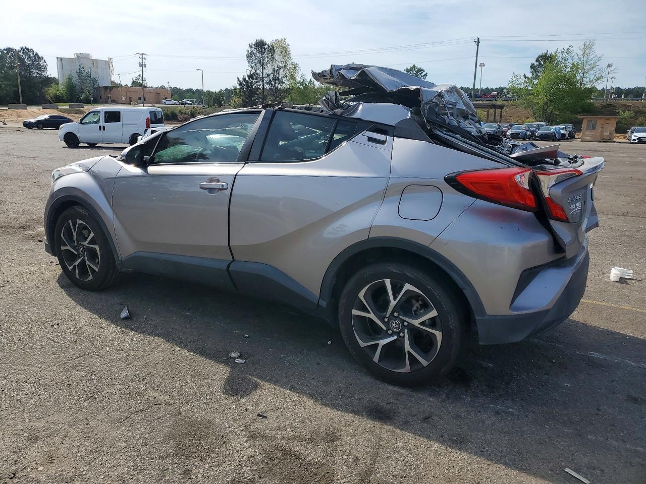 2019 Toyota C-Hr Xle - Image 2