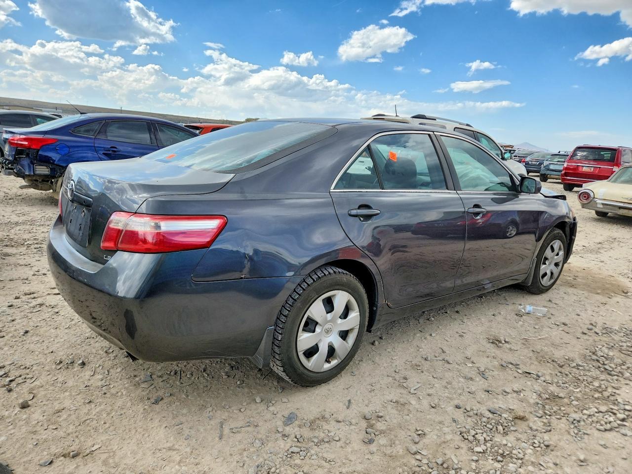 2009 Toyota Camry Le - Image 3