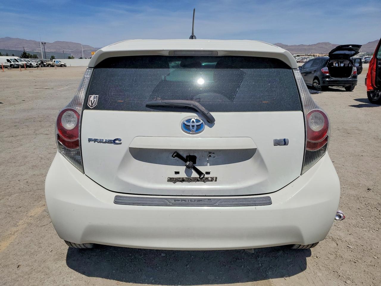 2013 Toyota Prius C - Фото 6