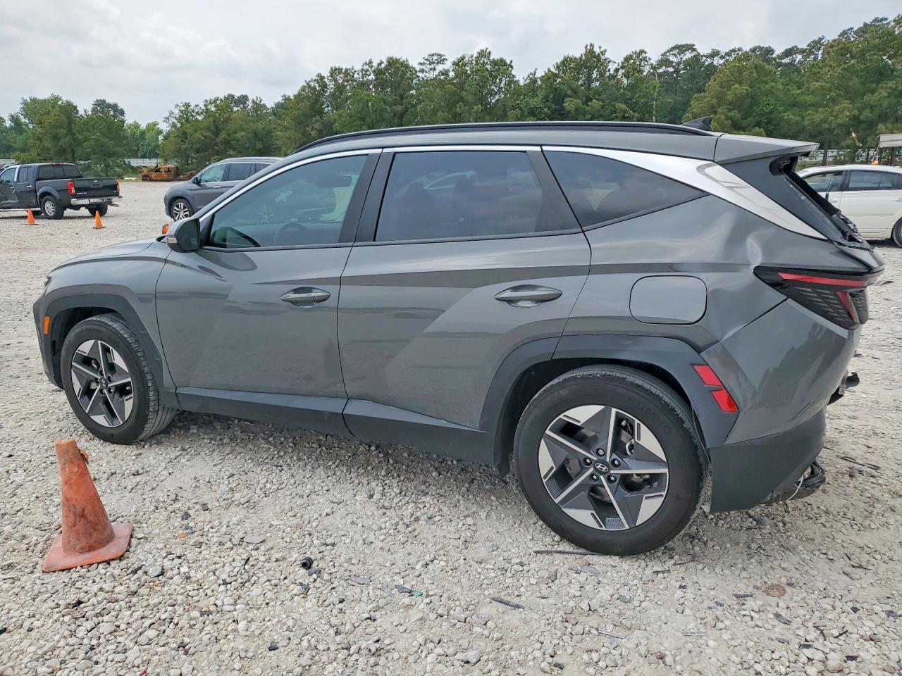 2025 Hyundai Tucson Sel - Image 2