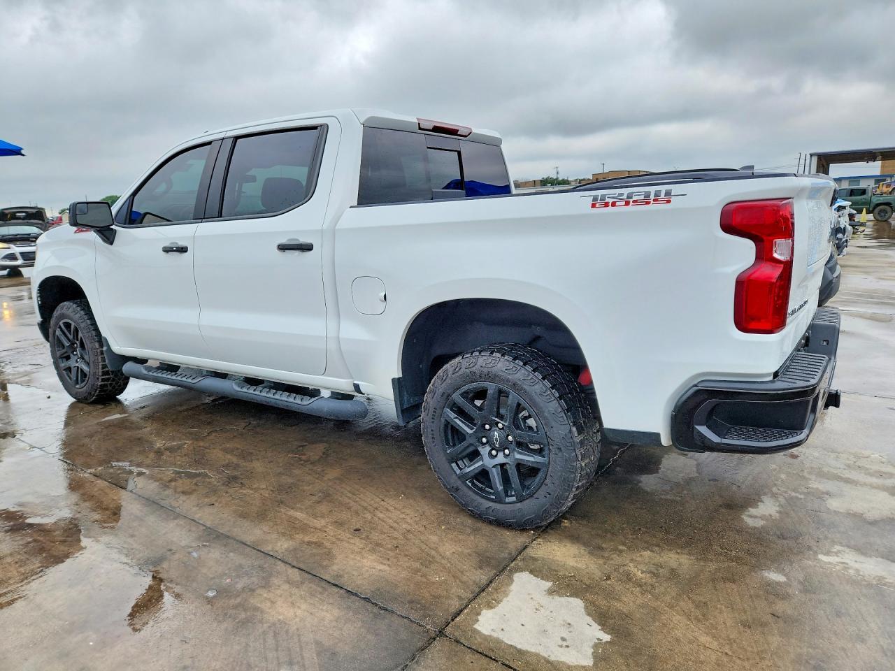 2024 Chevrolet Silverado K1500 Lt Trail Boss - Image 2