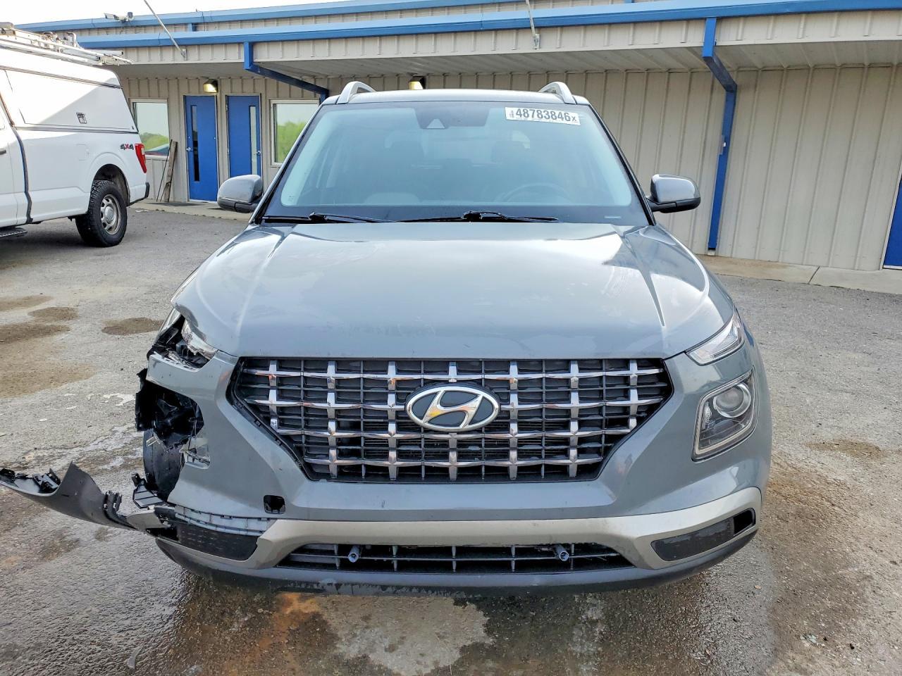 2022 Hyundai Venue Sel - Image 5
