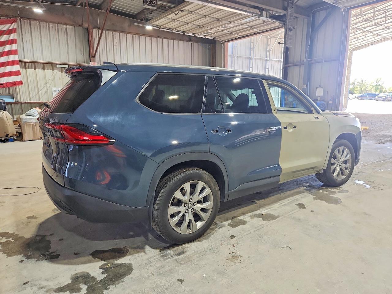 2024 Toyota Grand Highlander Limited - Image 3