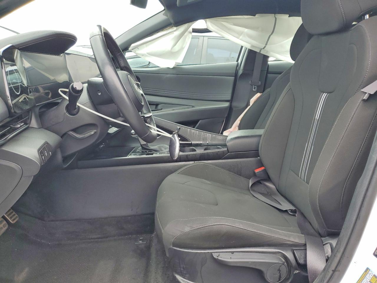 2025 Hyundai Elantra Hybrid Sel Sport - Image 7