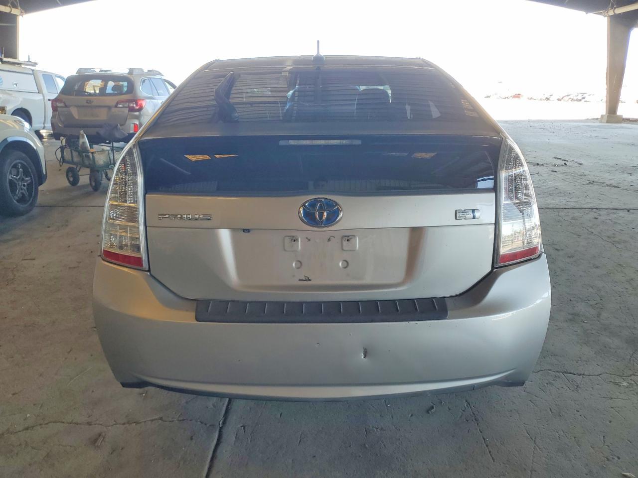 2010 Toyota Prius Iii - Фото 6