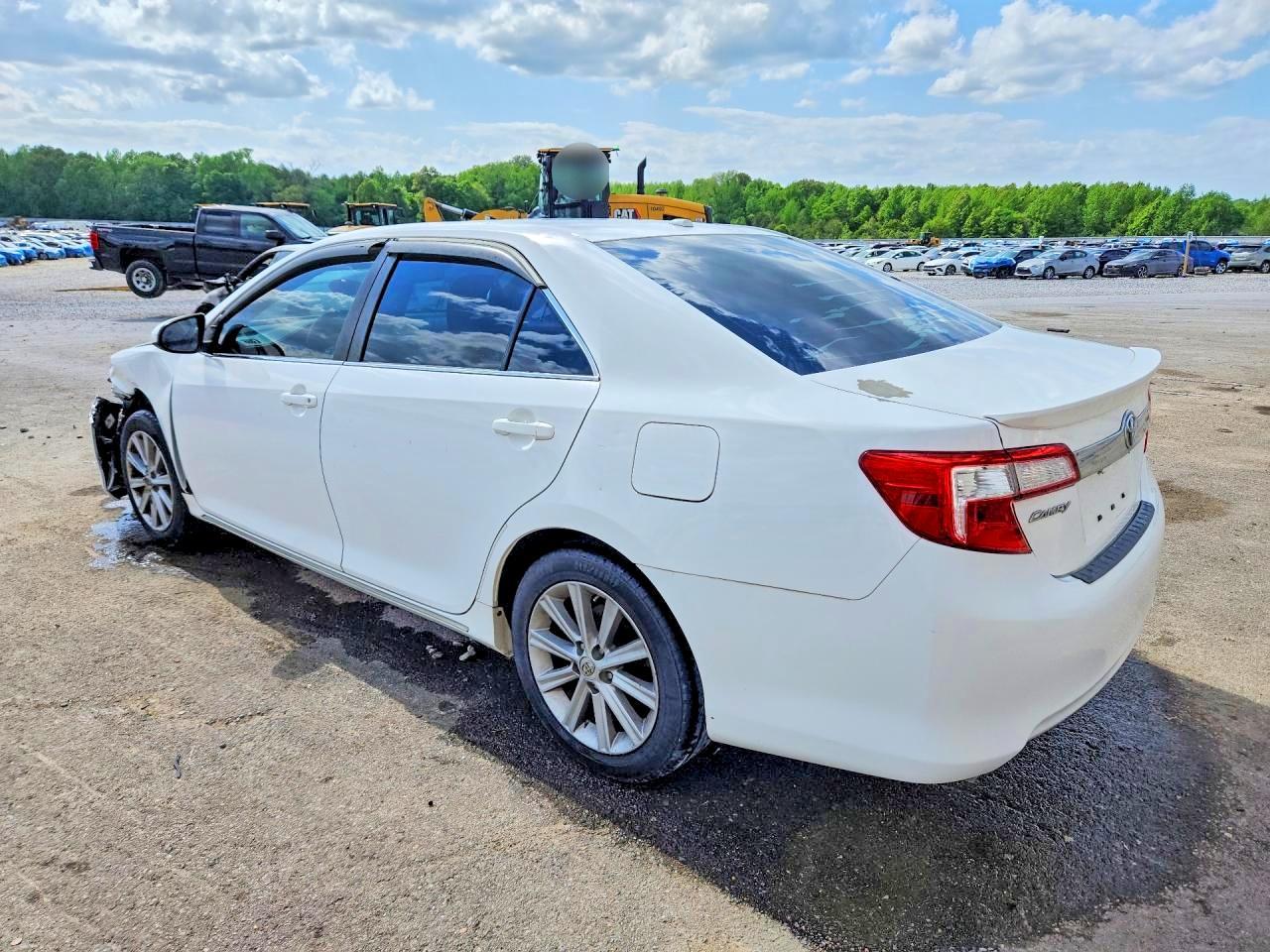 2013 Toyota Camry Xle V6 - Фото 2
