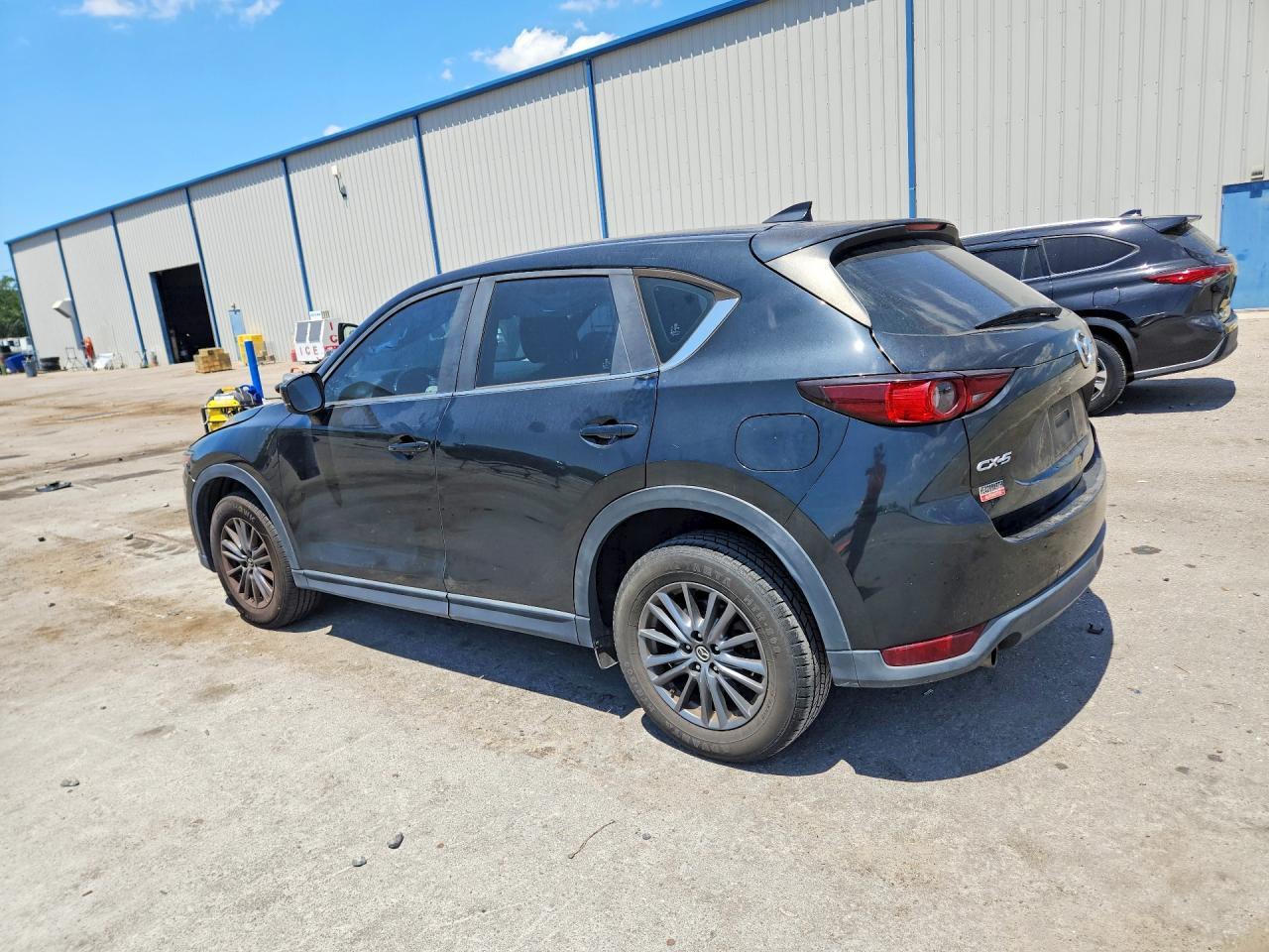 2019 Mazda Cx-5 Sport - Image 2