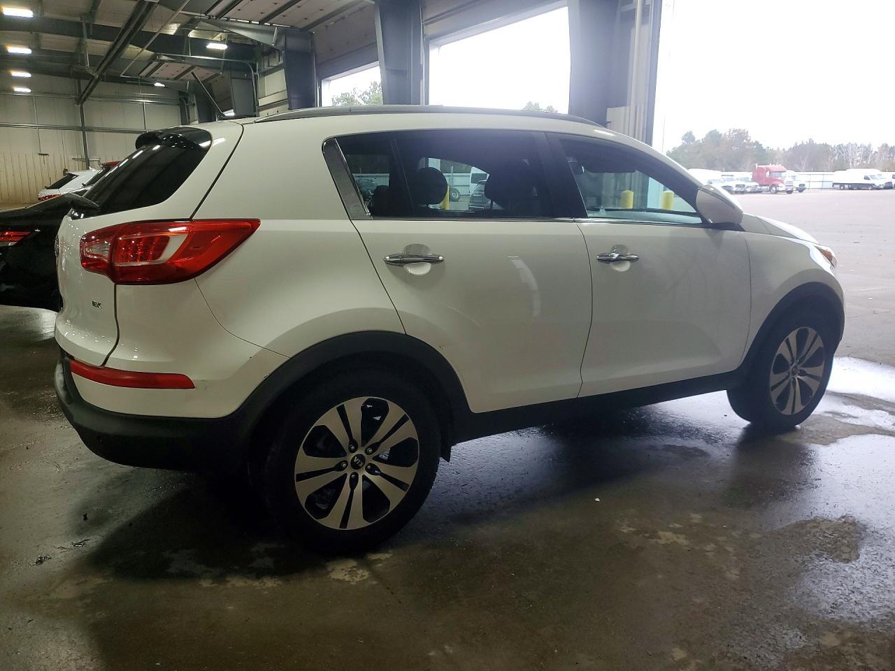 2012 Kia Sportage Ex - Image 3