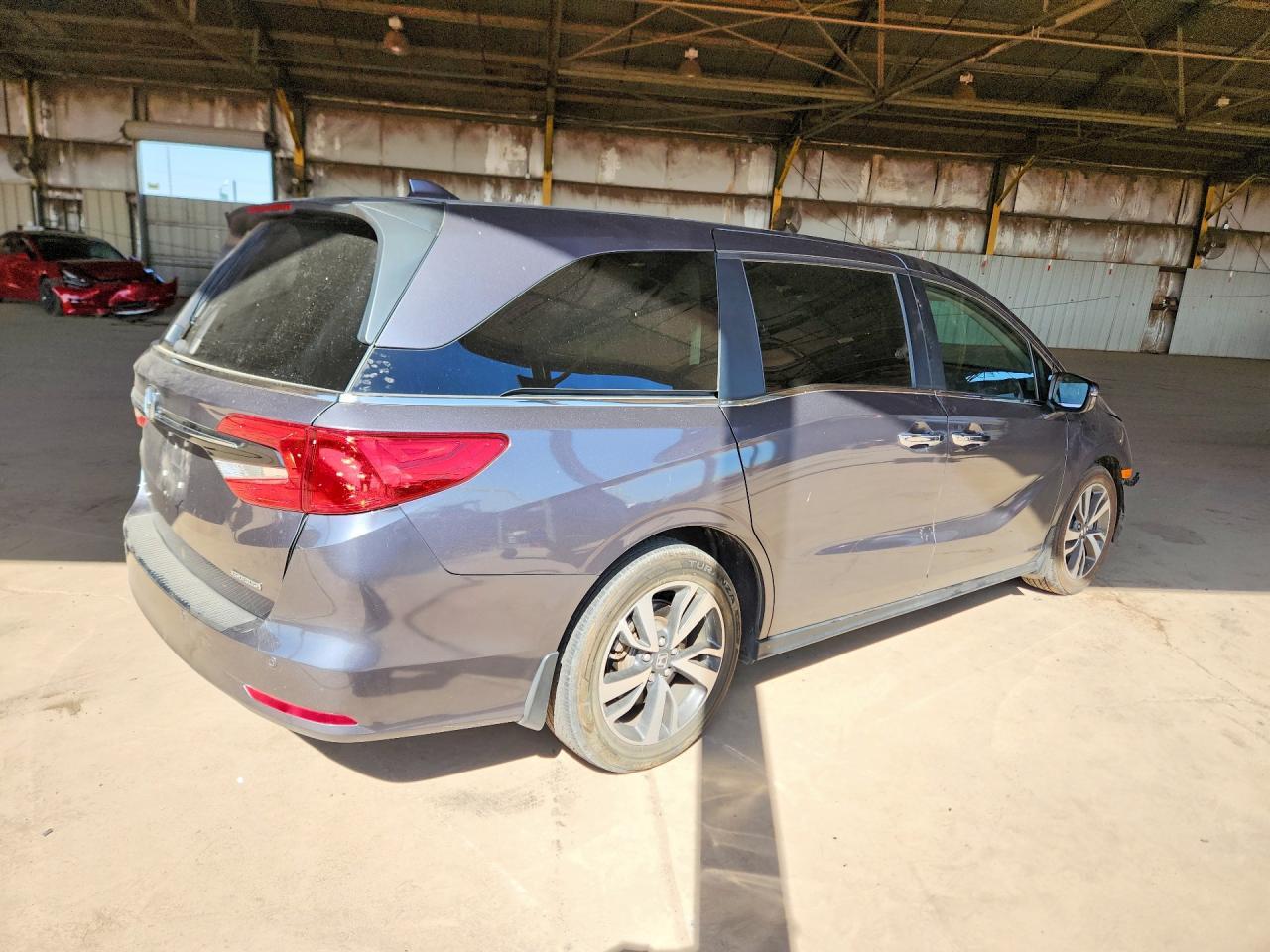 2024 Honda Odyssey Touring - Image 3