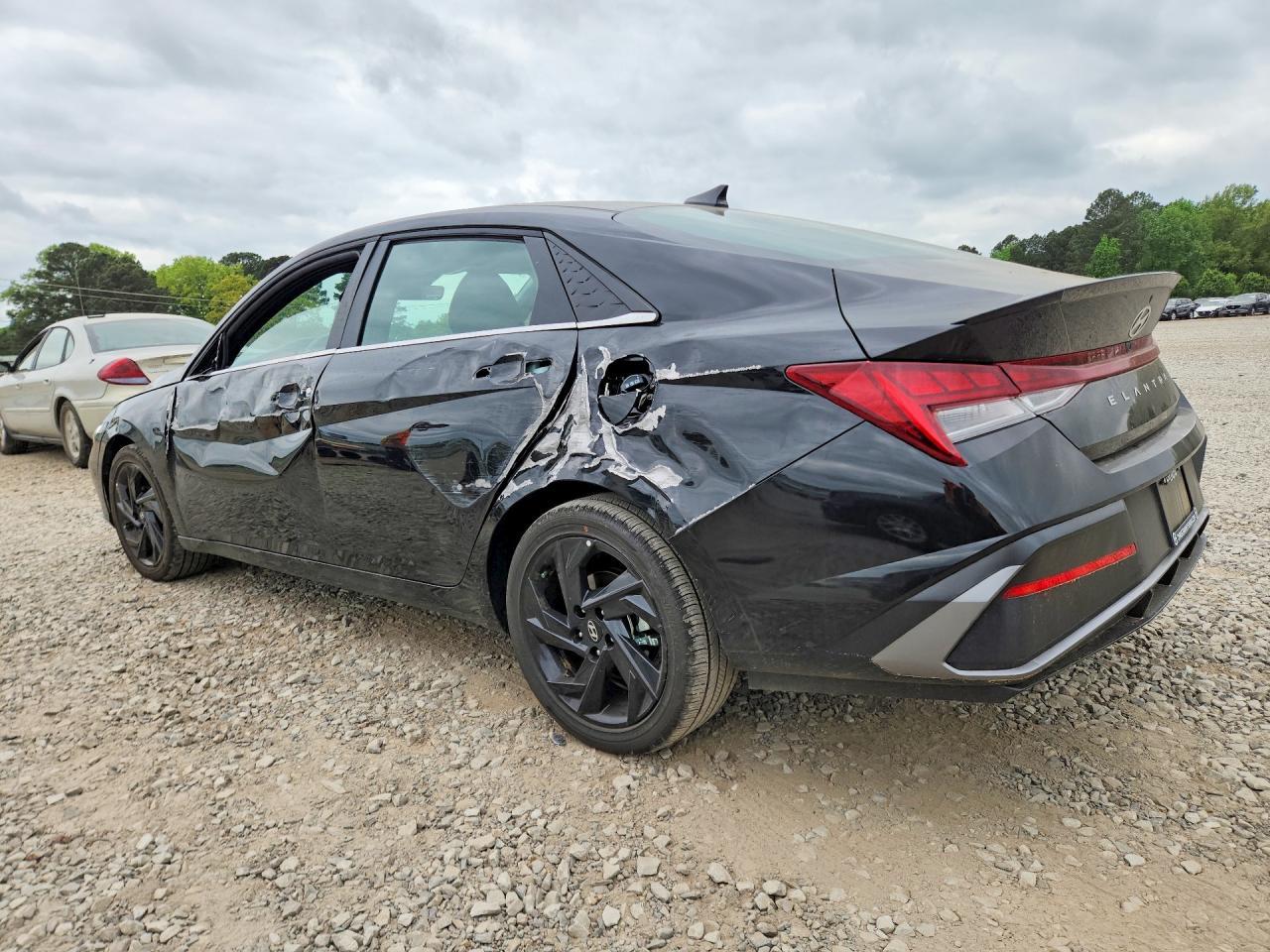 2026 Hyundai Elantra Sel Sport Premium - Image 2