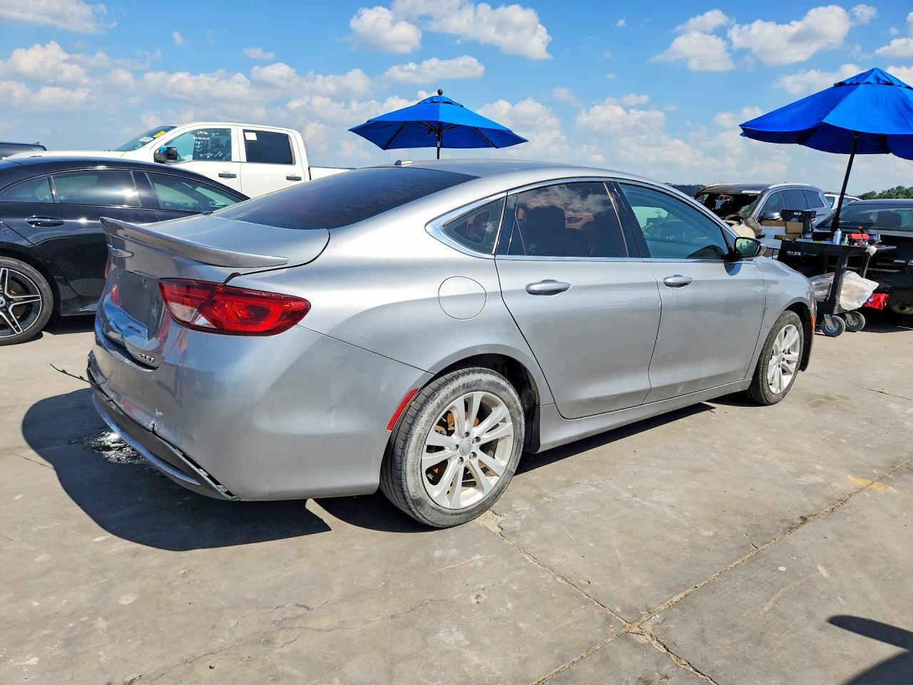 2015 Chrysler 200 Limited - Image 3