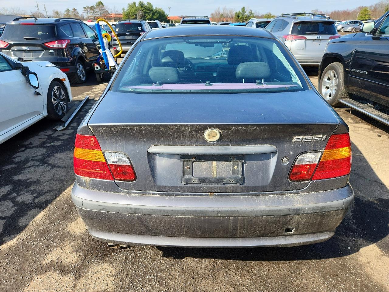 2002 BMW 325 I - Image 6