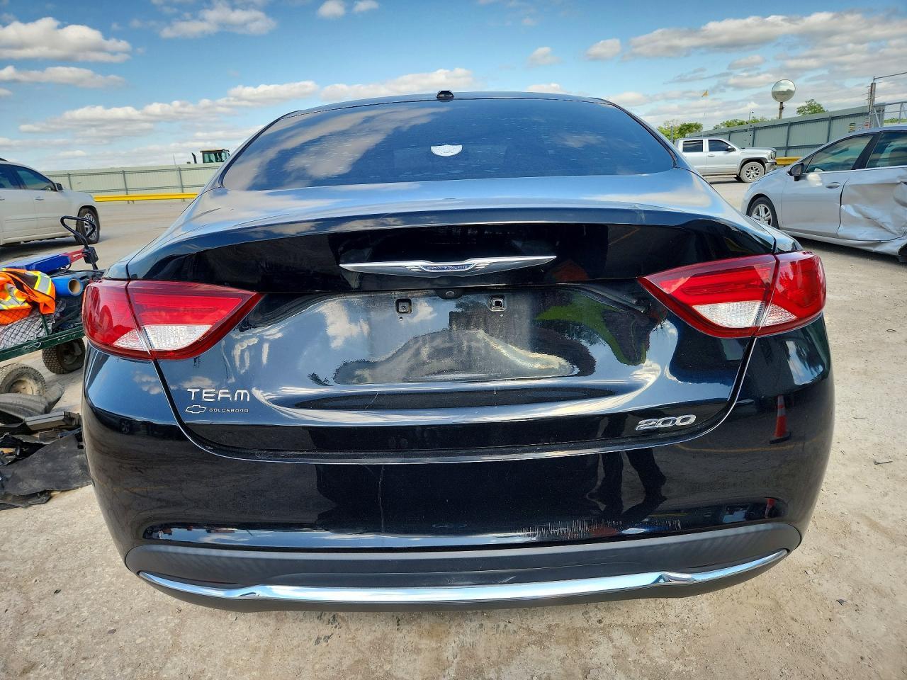 2015 Chrysler 200 Limited - Фото 6