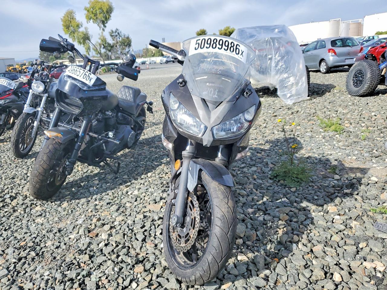2011 Kawasaki Ex650 C - Image 2