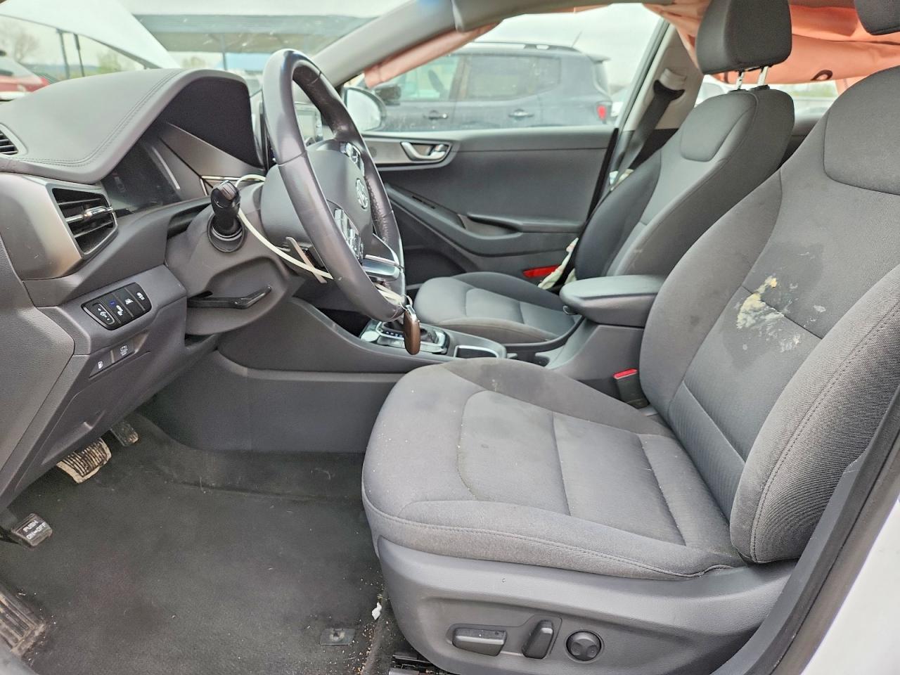 2020 Hyundai Ioniq Se - Image 7