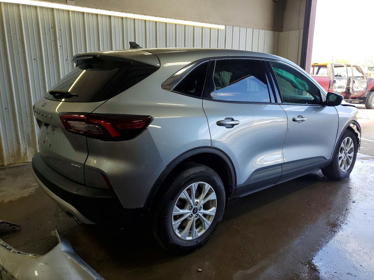 2024 Ford Escape Active - Image 3
