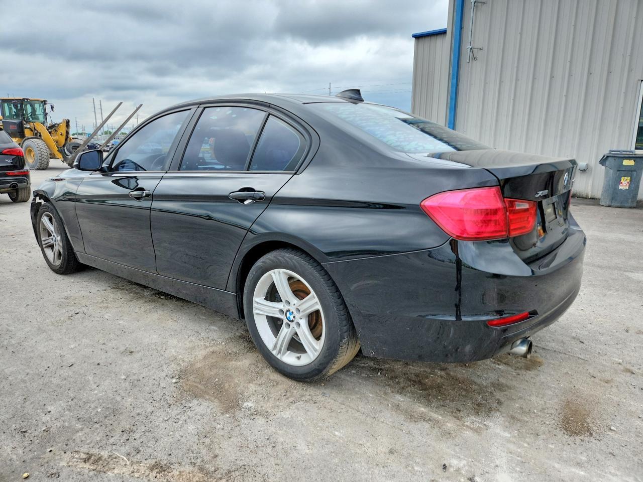 2014 BMW 320 I xDrive - Фото 2