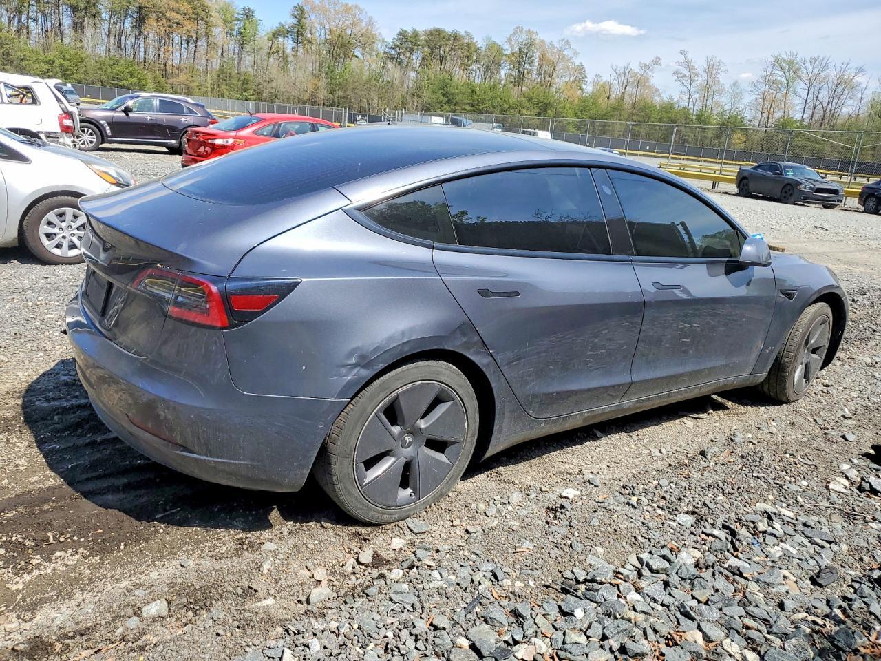 2022 Tesla Model 3 - Image 3