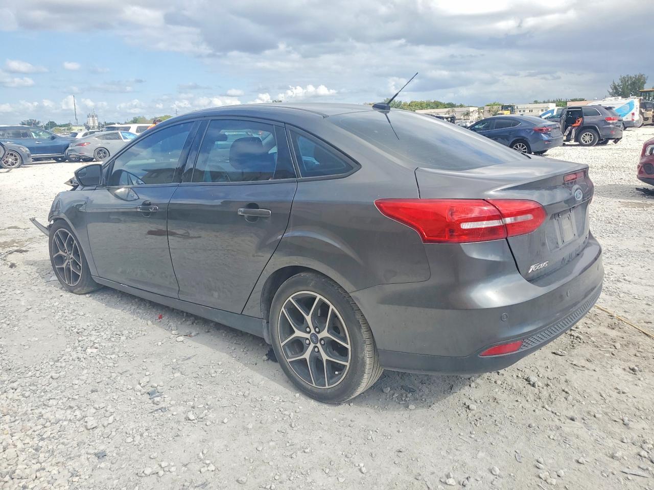 2018 Ford Focus Sel - Image 2