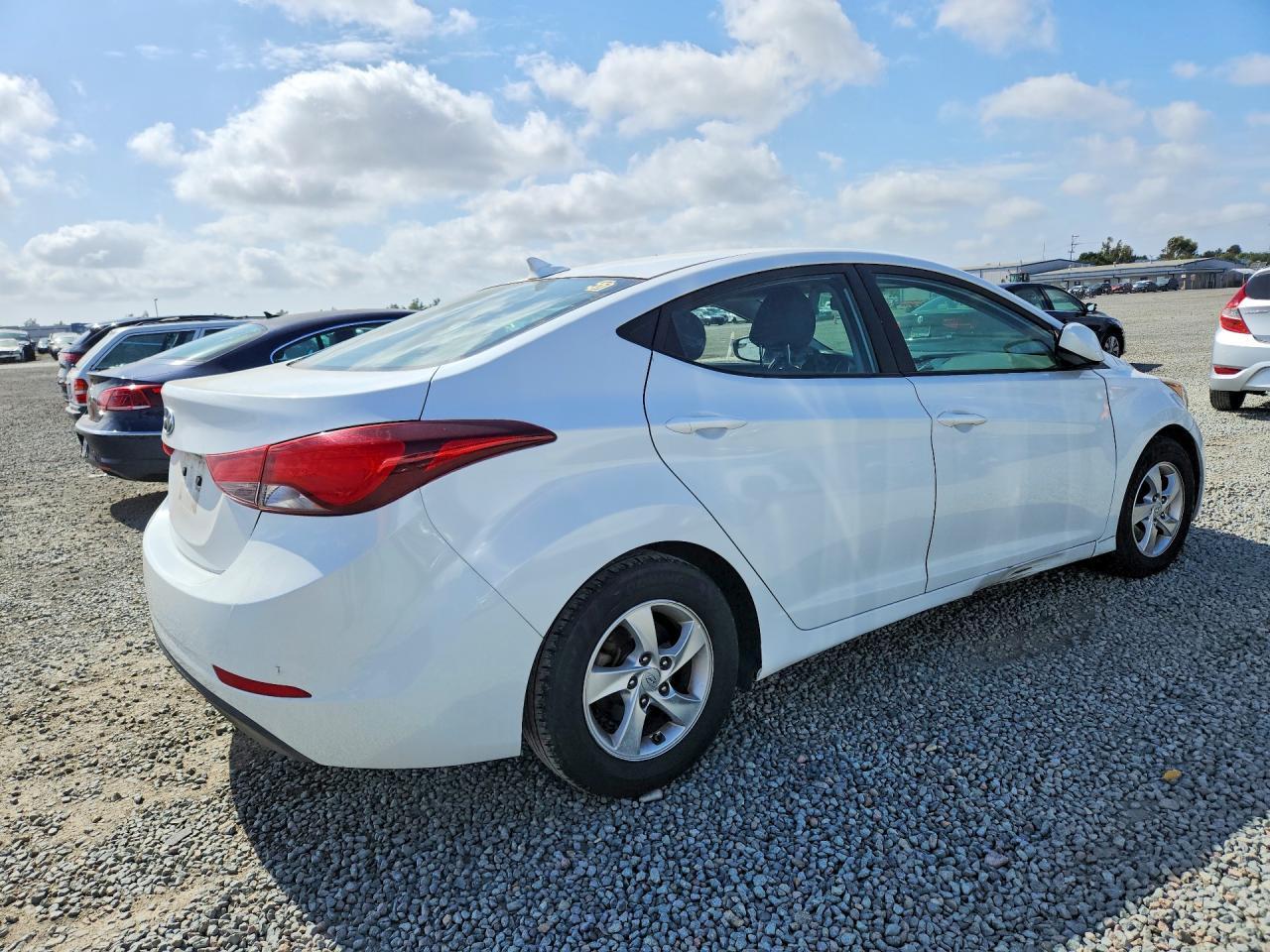 2015 Hyundai Elantra Se - Фото 3