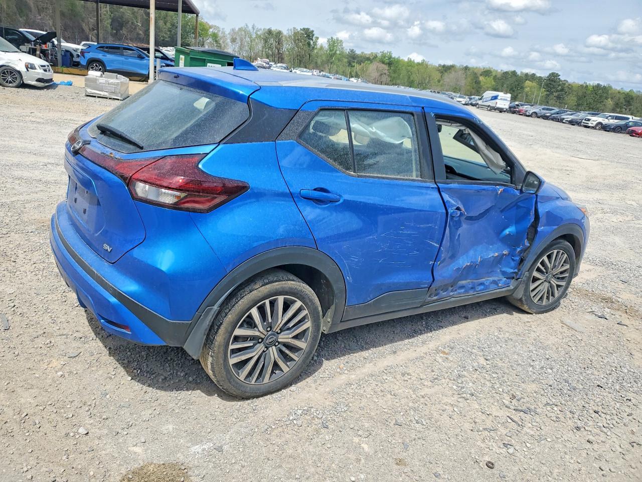 2023 Nissan Kicks Sv - Image 3