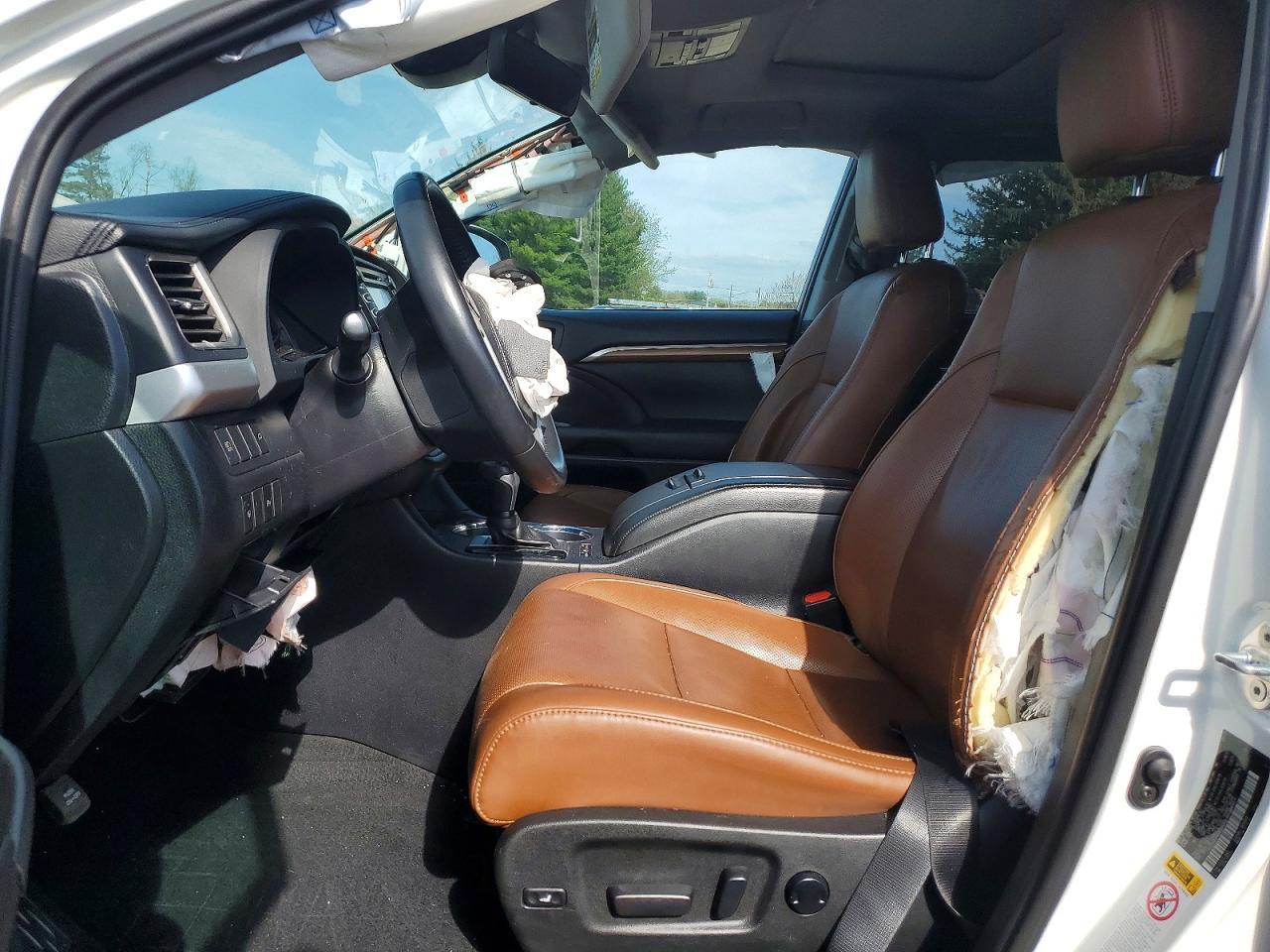 2019 Toyota Highlander Hybrid Limited - Image 7